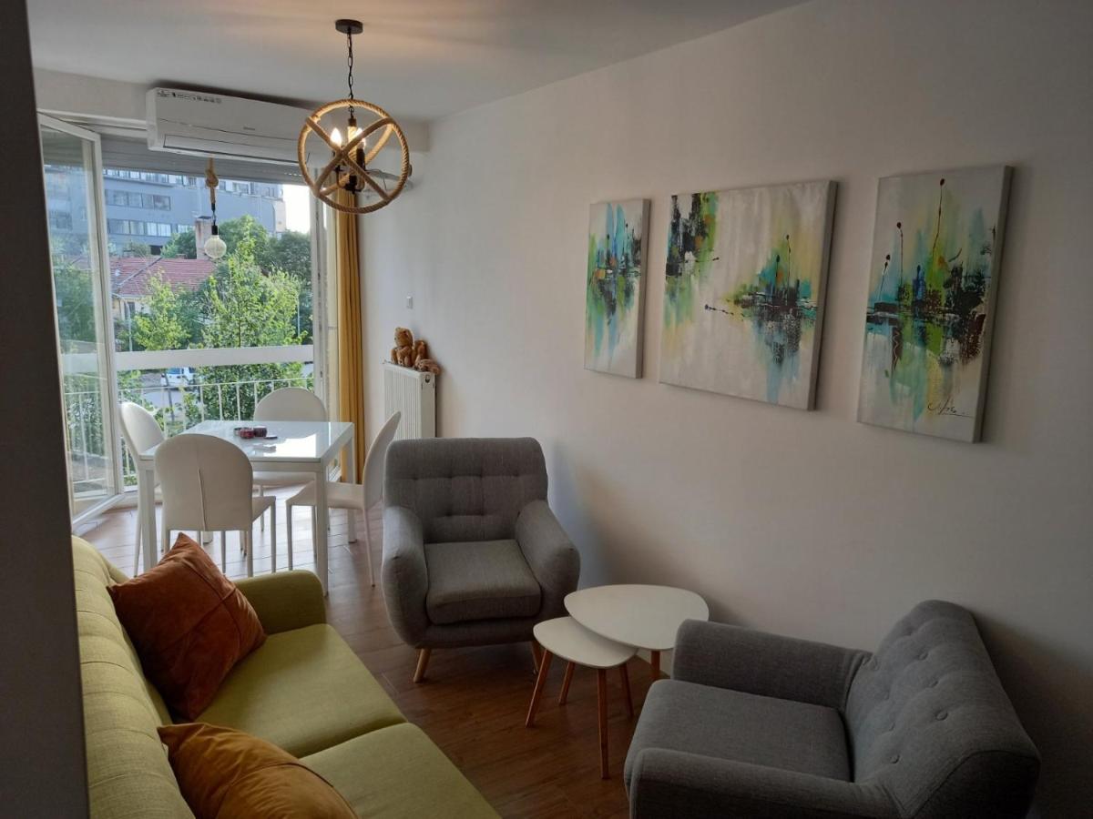 Aaa Apartment Pristina Esterno foto