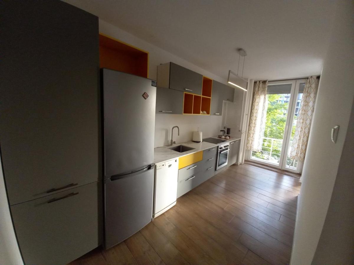 Aaa Apartment Pristina Esterno foto
