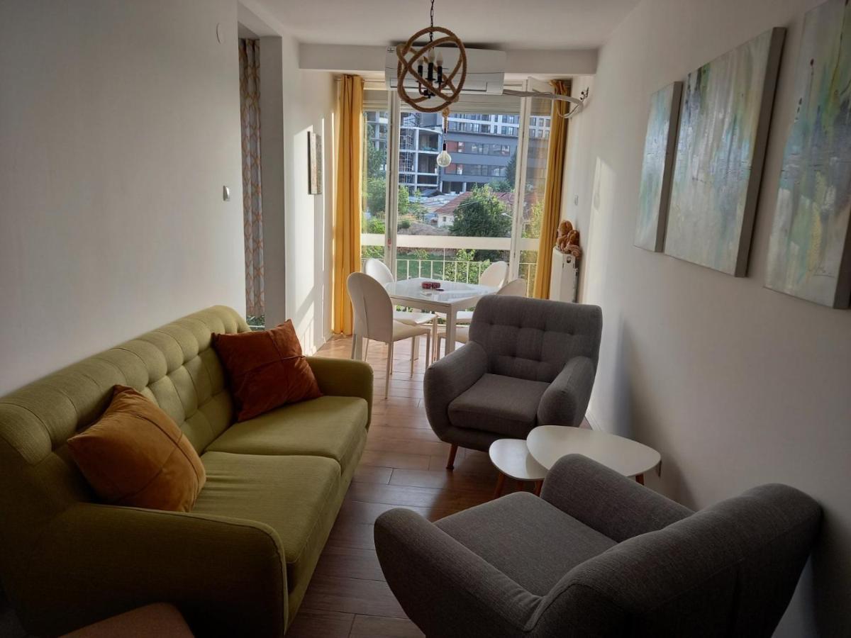 Aaa Apartment Pristina Esterno foto