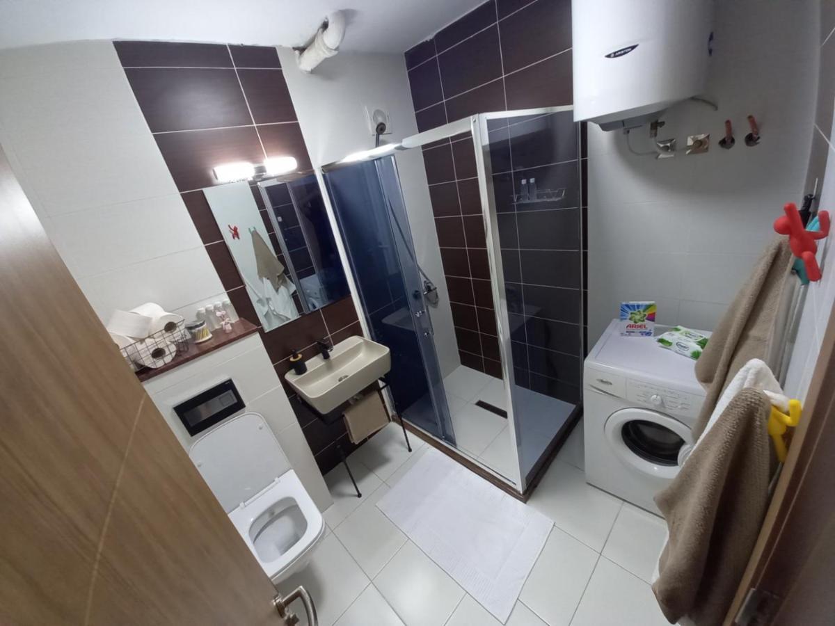 Aaa Apartment Pristina Esterno foto