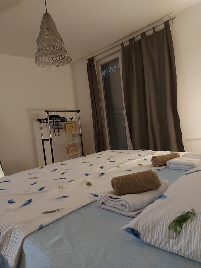 Aaa Apartment Pristina Esterno foto