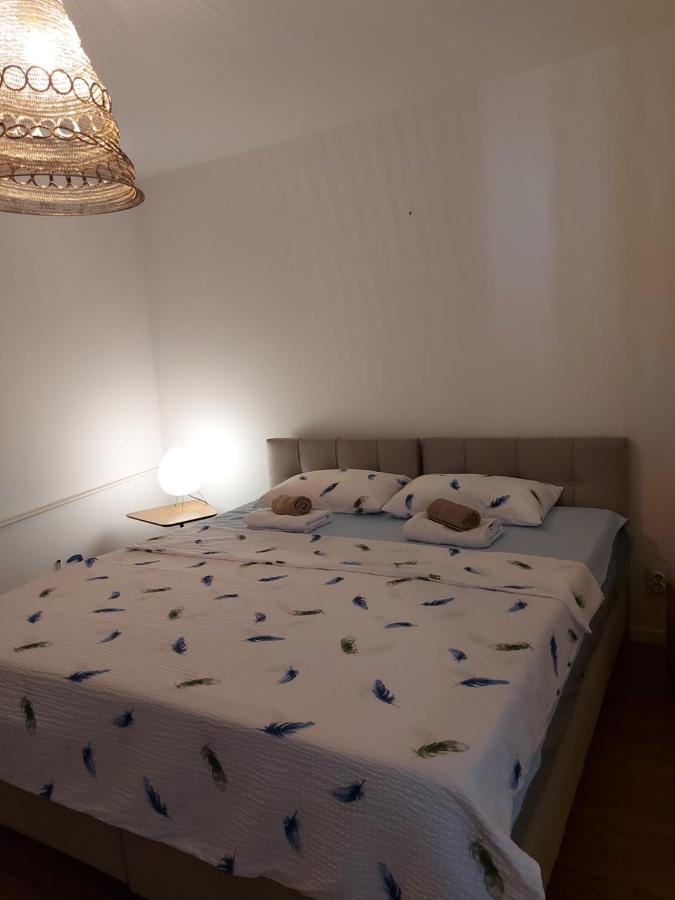 Aaa Apartment Pristina Esterno foto