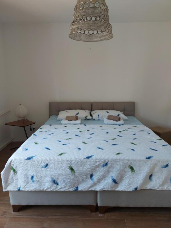 Aaa Apartment Pristina Esterno foto