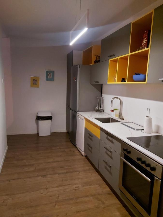 Aaa Apartment Pristina Esterno foto